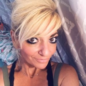 Meet your Posher, Dana